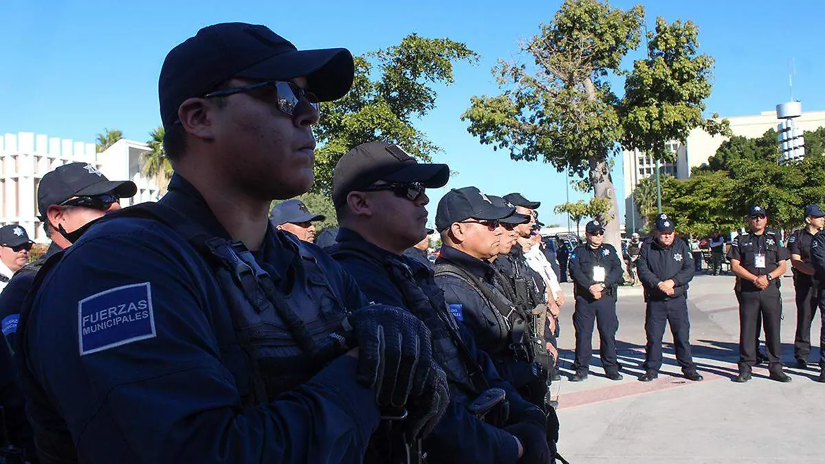 Ceremonia del Dia del Policia Homenaje a Teniente Moralitos - Mike Acosta (7)